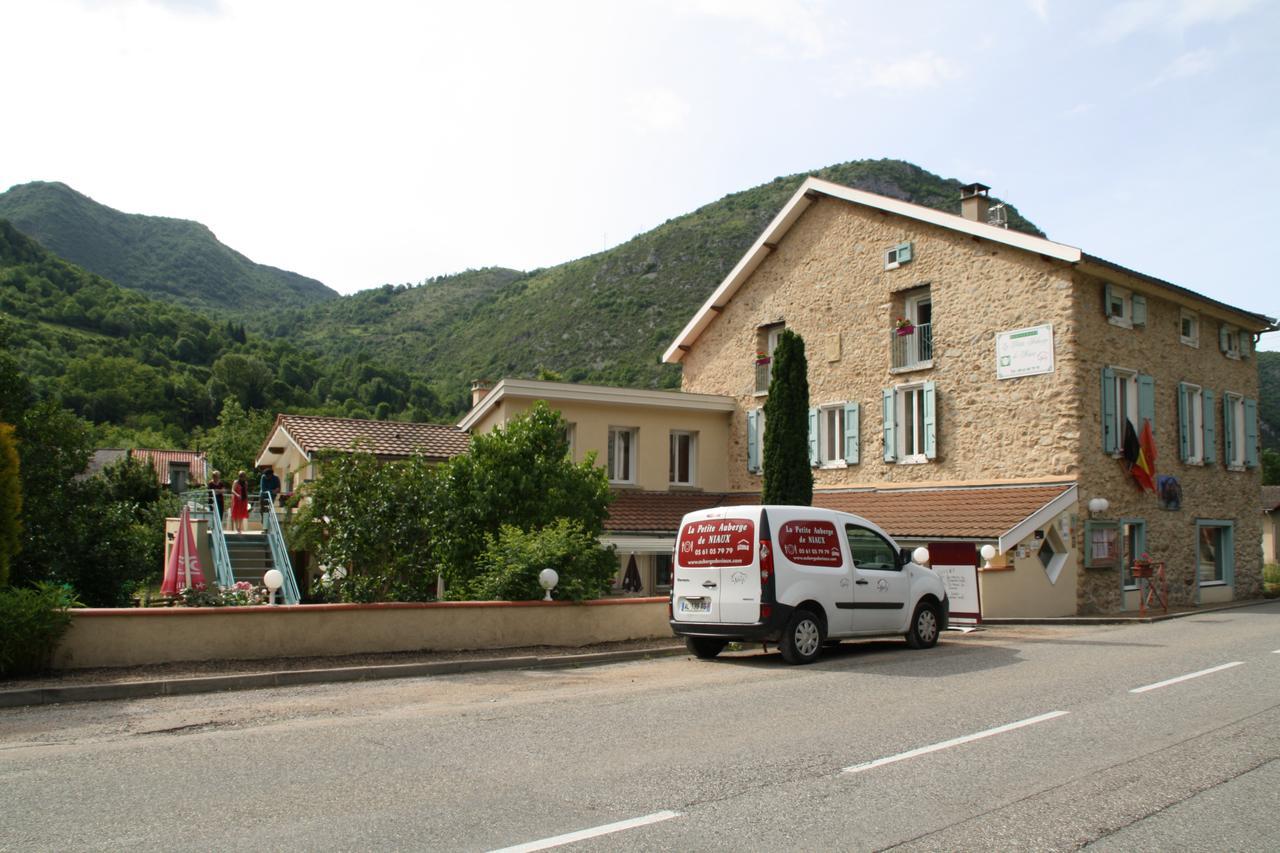 La Petite Auberge De Niaux エクステリア 写真